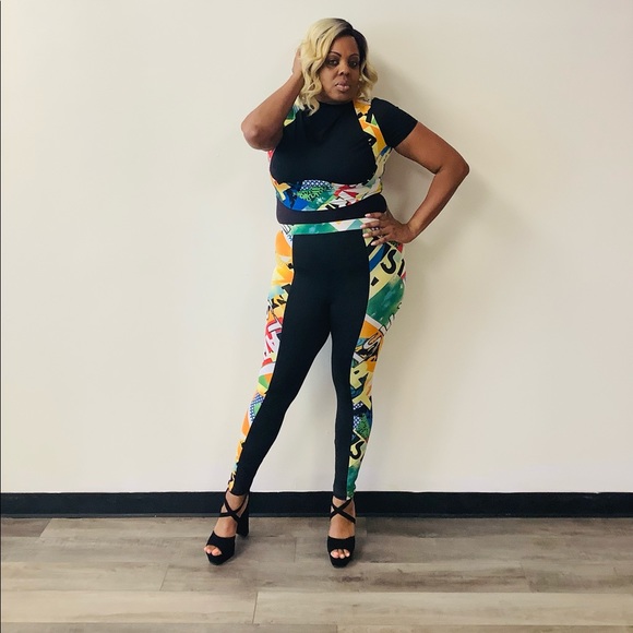 Gibiu Women's Black Letter's Print Crop Top Elastic Waist Leggings -2 Piece Set - Picture 3 of 11